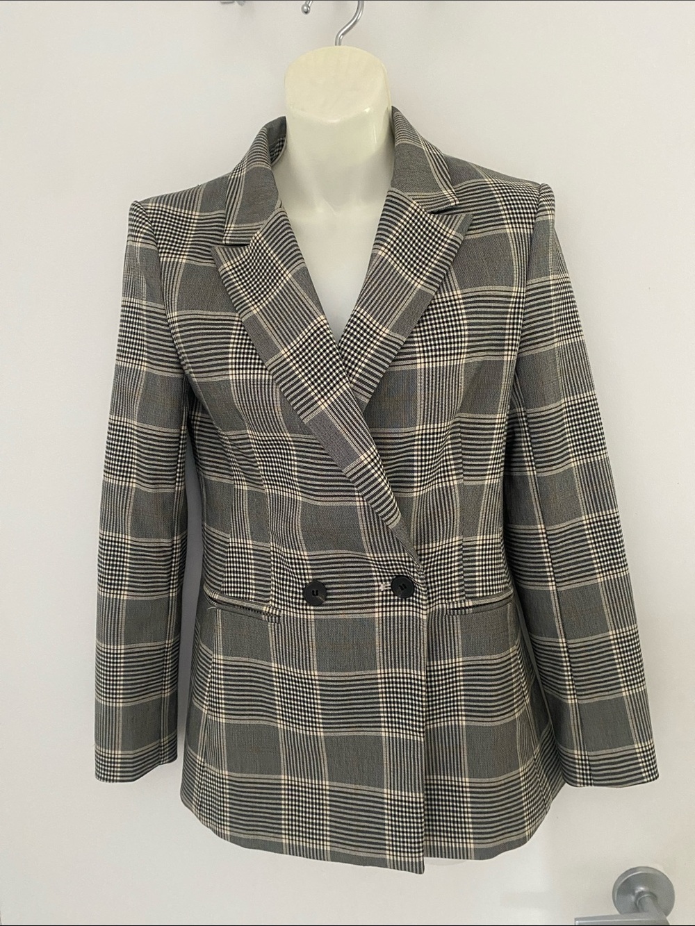 H&M Double-Breasted lined Glen Plaid fitted Blazer in Gray and Cream Size 4